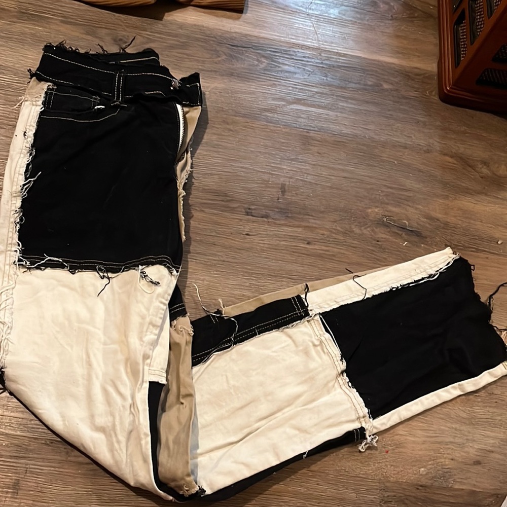 Color block jeans with pockets